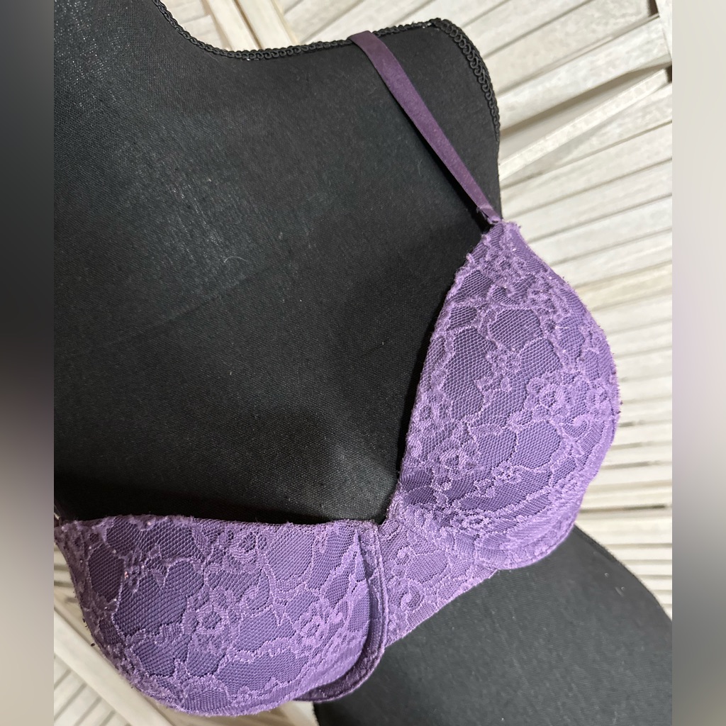 Victoria’s Secretpurple Lace Ultimate Push Up Convertible Strapless Bra38c
